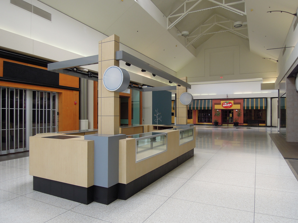 mall kiosk entrepreneurs.jpg